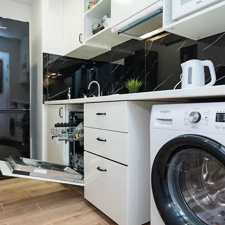 Unit Rooms Warszawa By Metro Rondo Onz Short Rent Idealne Pokoje Na Nocleg W Warszawie Kültér fotó