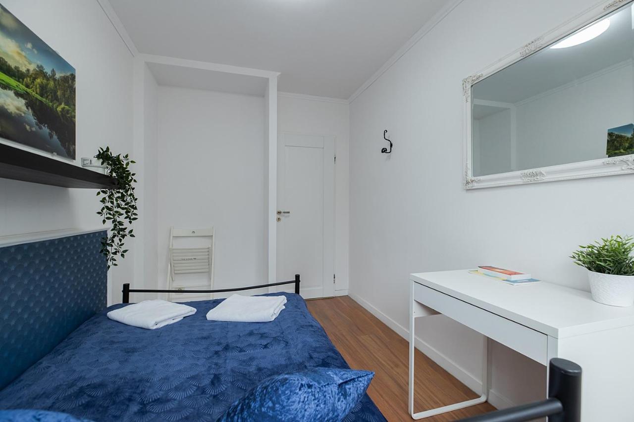 Unit Rooms Warszawa By Metro Rondo Onz Short Rent Idealne Pokoje Na Nocleg W Warszawie Kültér fotó