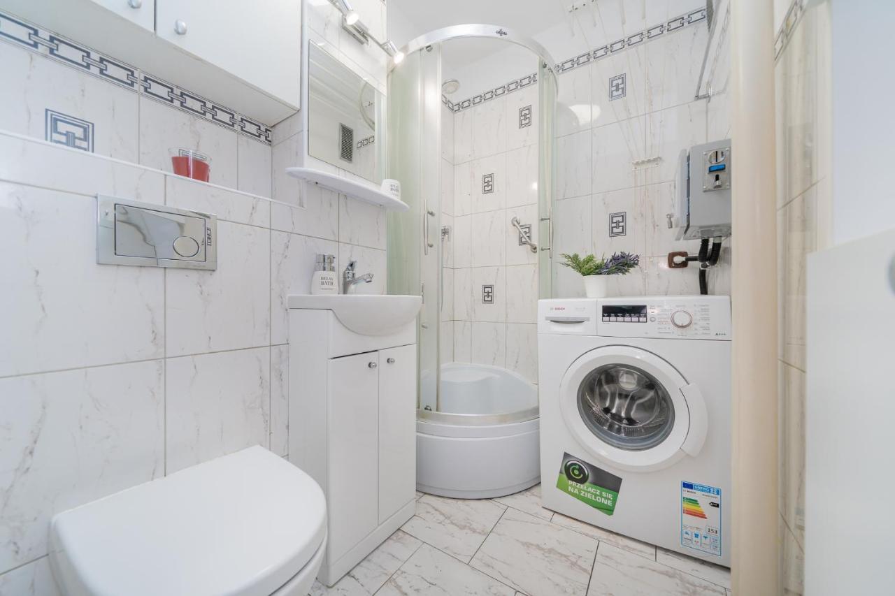 Unit Rooms Warszawa By Metro Rondo Onz Short Rent Idealne Pokoje Na Nocleg W Warszawie Kültér fotó