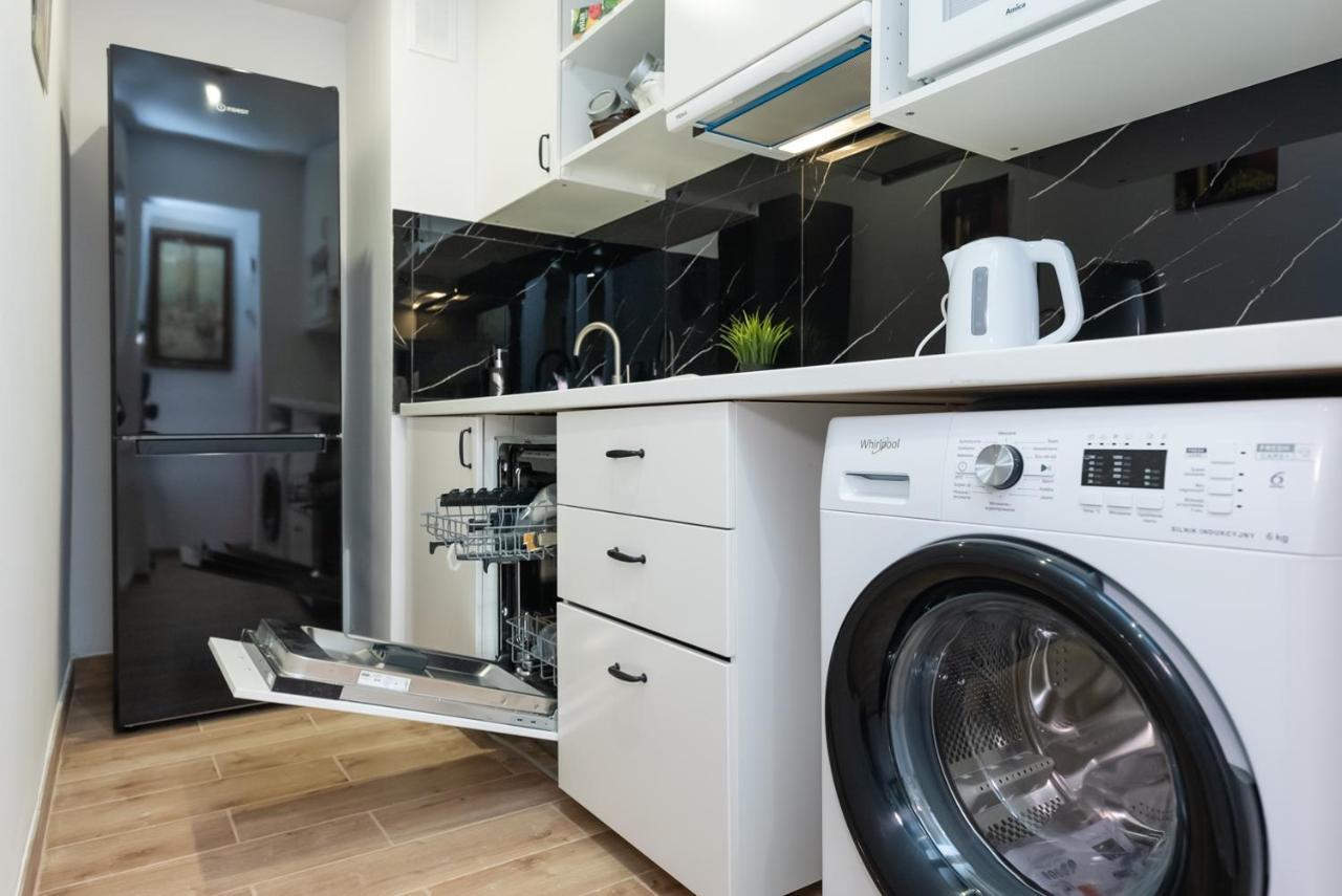 Unit Rooms Warszawa By Metro Rondo Onz Short Rent Idealne Pokoje Na Nocleg W Warszawie Kültér fotó