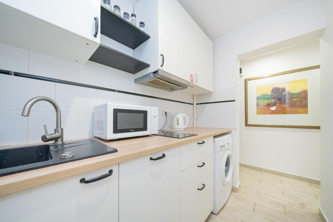 Unit Rooms Warszawa By Metro Rondo Onz Short Rent Idealne Pokoje Na Nocleg W Warszawie Kültér fotó