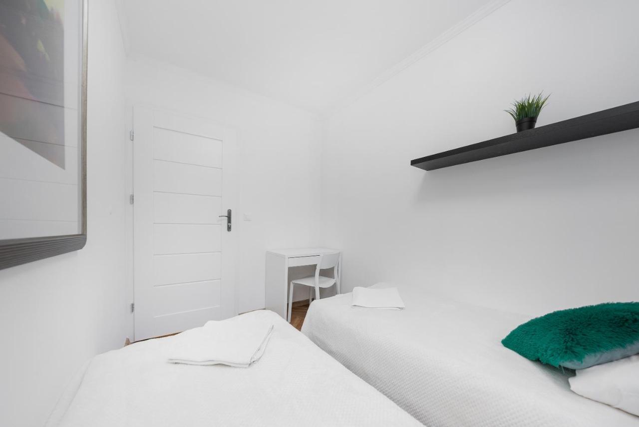 Unit Rooms Warszawa By Metro Rondo Onz Short Rent Idealne Pokoje Na Nocleg W Warszawie Kültér fotó