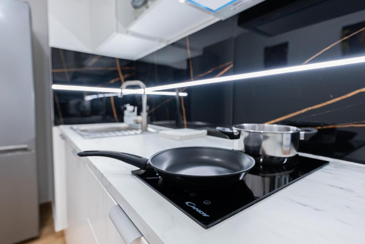Unit Rooms Warszawa By Metro Rondo Onz Short Rent Idealne Pokoje Na Nocleg W Warszawie Kültér fotó