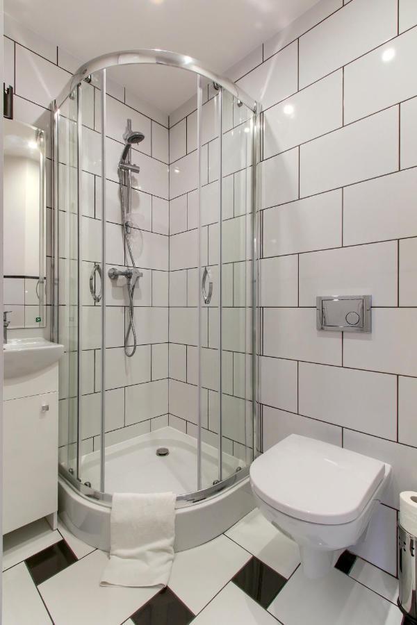 Unit Rooms Warszawa By Metro Rondo Onz Short Rent Idealne Pokoje Na Nocleg W Warszawie Kültér fotó