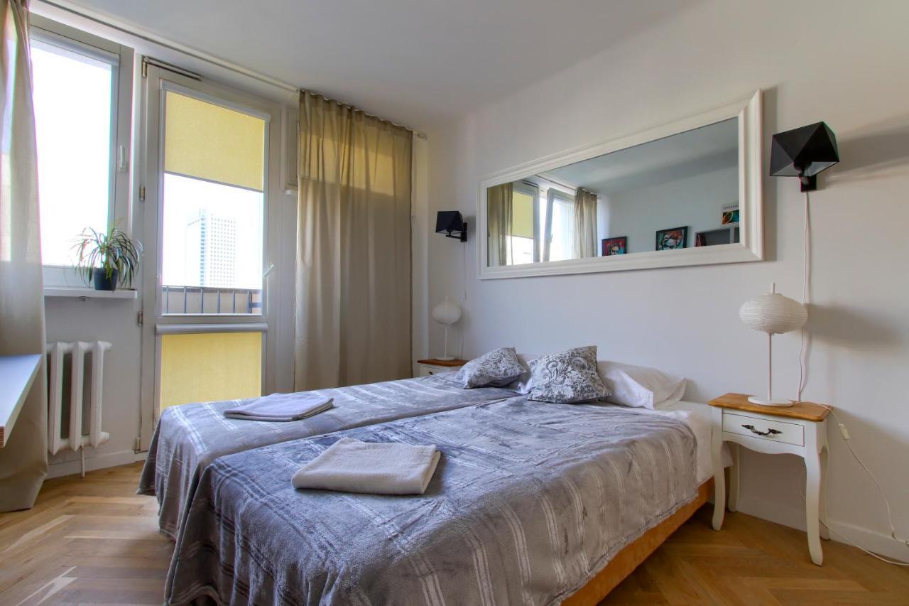 Unit Rooms Warszawa By Metro Rondo Onz Short Rent Idealne Pokoje Na Nocleg W Warszawie Kültér fotó