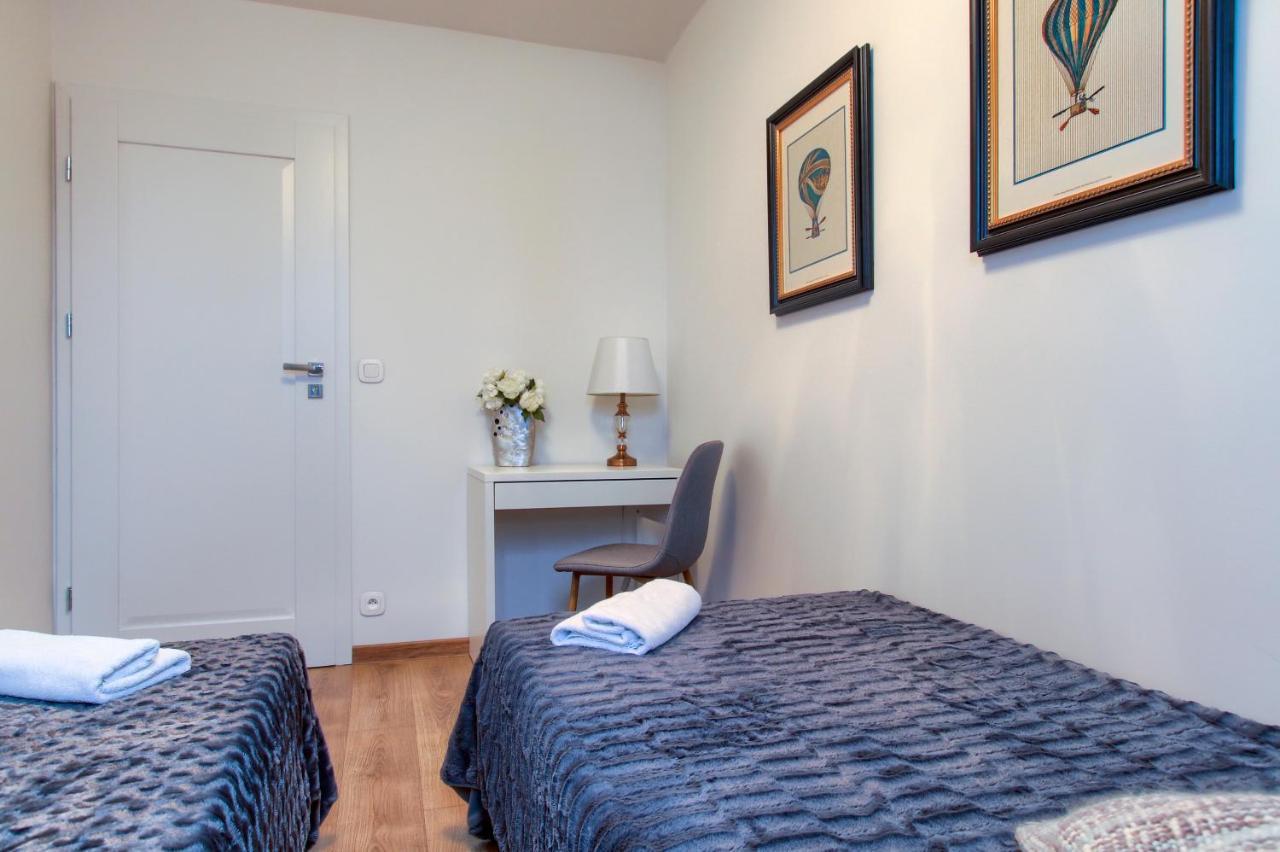 Unit Rooms Warszawa By Metro Rondo Onz Short Rent Idealne Pokoje Na Nocleg W Warszawie Kültér fotó