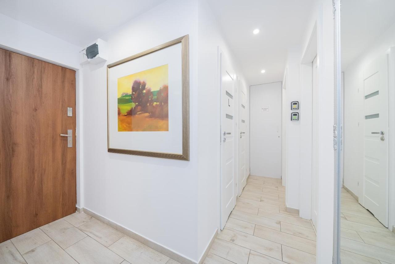 Unit Rooms Warszawa By Metro Rondo Onz Short Rent Idealne Pokoje Na Nocleg W Warszawie Kültér fotó