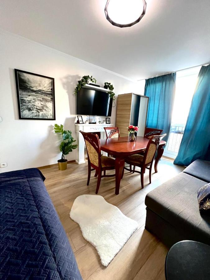 Unit Rooms Warszawa By Metro Rondo Onz Short Rent Idealne Pokoje Na Nocleg W Warszawie Kültér fotó